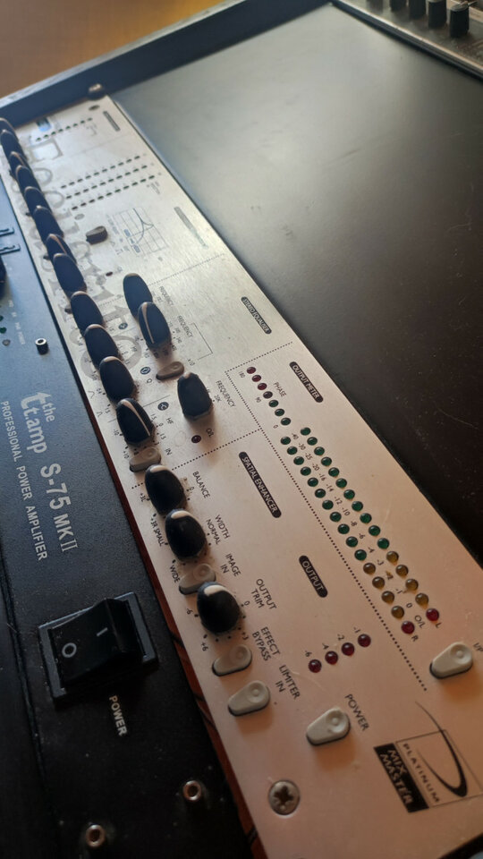 Focusrite Mixmaster, procesador de mástering y mezcla