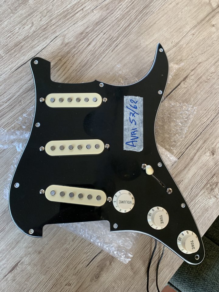 Golpeador Fender Strat 62