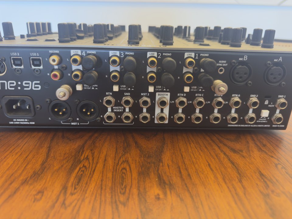 Allen&Heath XOne 96 de segunda mano · Foto 4 de 6 · Girona · 1400 €