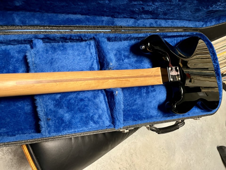 Fender Jazz Bass Standard con mástil Precision de segunda mano · Foto 7 de 7 · Madrid · 900 €