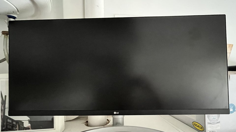 Monitor LG 34WN650-W UltraWide 34" IPS (sRGB 99%) - Ideal DAW y Edición de segunda mano · Foto 1 de 3 · Madrid · 170 €