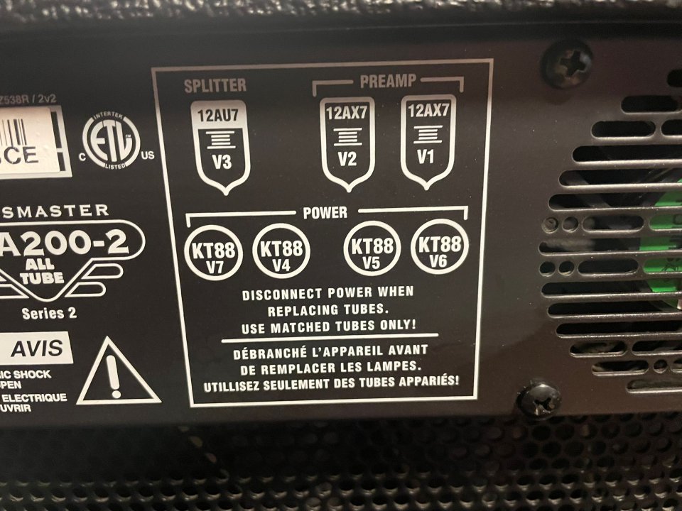 Cabezal Bajo Traynor YBA200-2 todo valvulas + flight case