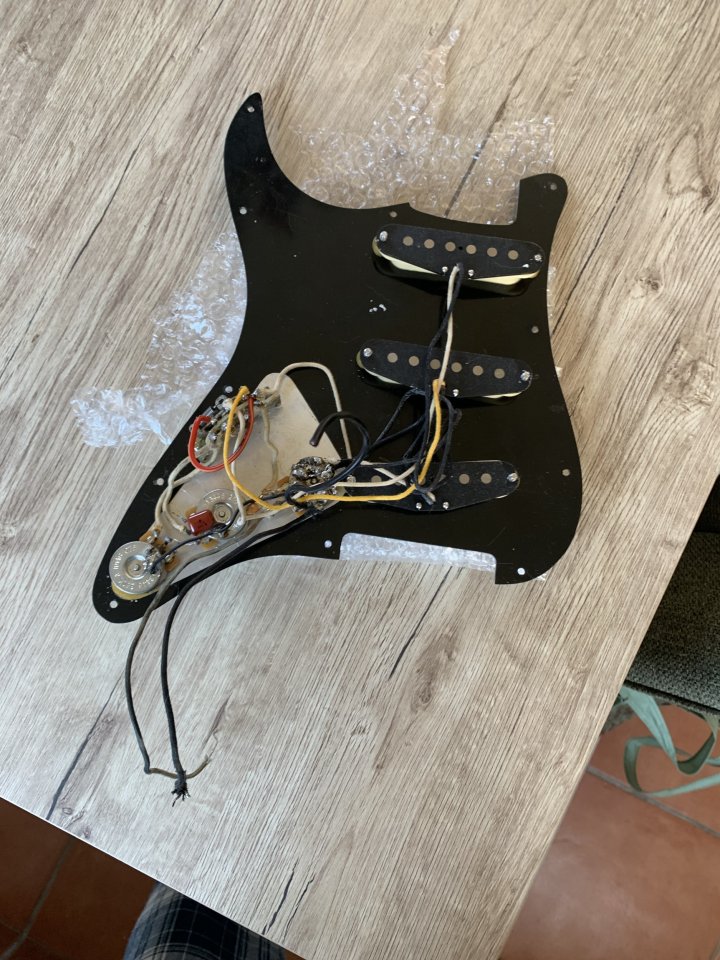 Golpeador Fender Strat 62