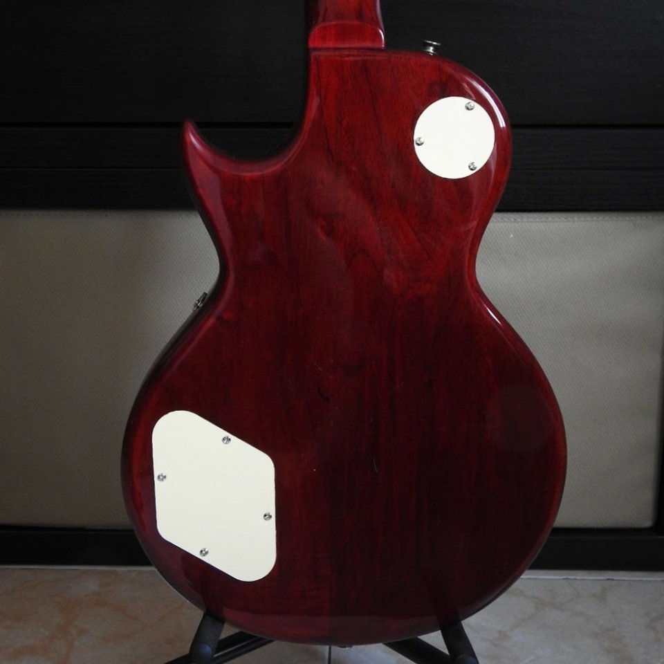 Guitarra Vintage V100 Goldtop de segunda mano · Foto 2 de 8 · Huelva · 320 €