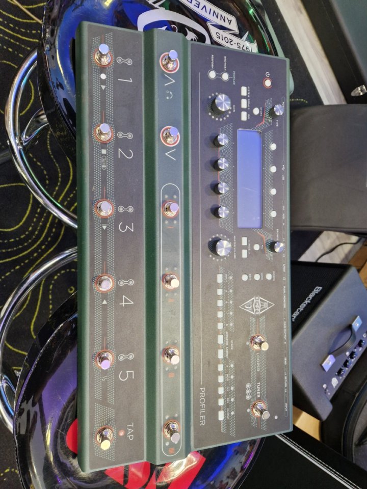 Kemper Profiler Stage + funda oficial+ pedal expresion de segunda mano · Foto 2 de 4 · Navarra · 1199 €