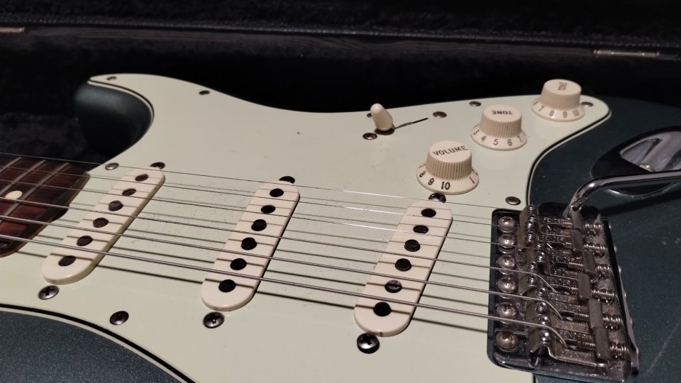 Guitarra Fender Stratocaster Vintera 60s