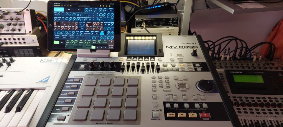 Roland MV 8800. Envio incluido de segunda mano · Foto 4 de 4 · SC Tenerife · 600 €