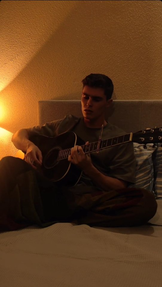 ¿Pensando en aprender guitarra este año? de segunda mano · Madrid