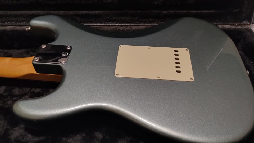 Guitarra Fender Stratocaster Vintera 60s