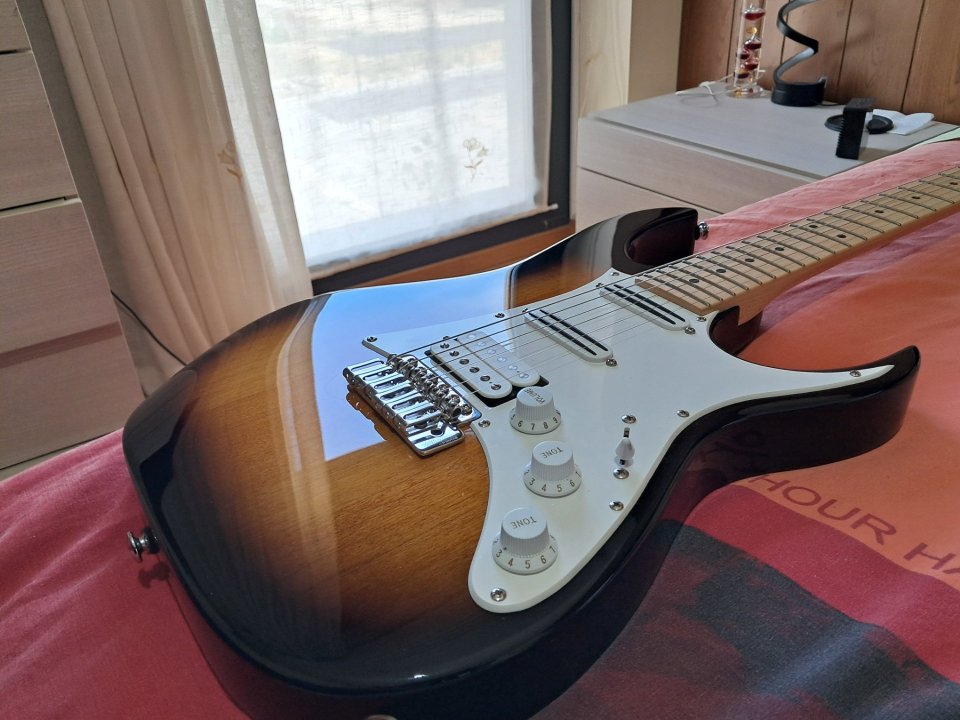 Ibanez AT10P SB Andy Timmons + Upgrades de segunda mano · Foto 9 de 10 · Navarra · 850 €