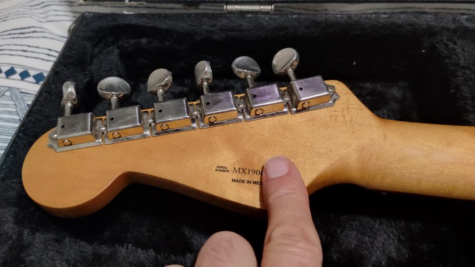 Guitarra Fender Stratocaster Vintera 60s