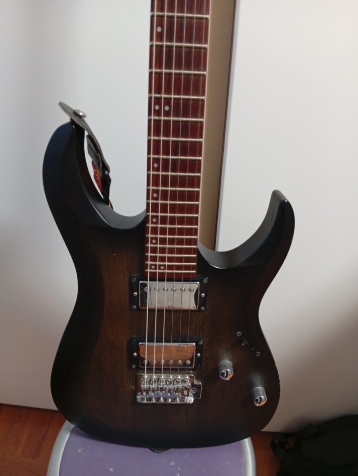 Cort x100 con Duncan Designed