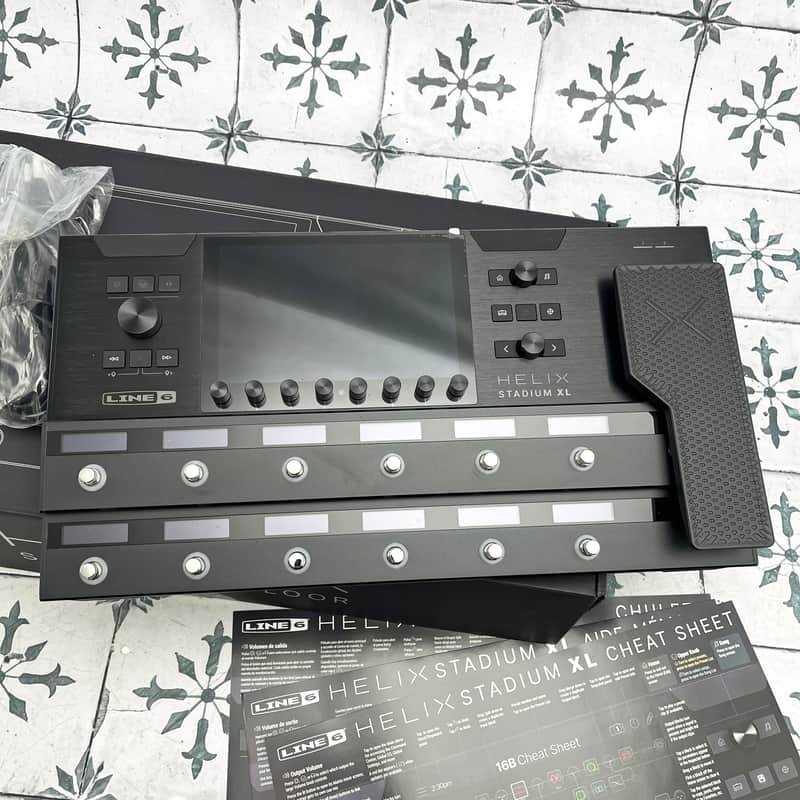 Line 6 Helix Stadium XL Floor de segunda mano · Foto 1 de 2 · Cádiz · 1700 €