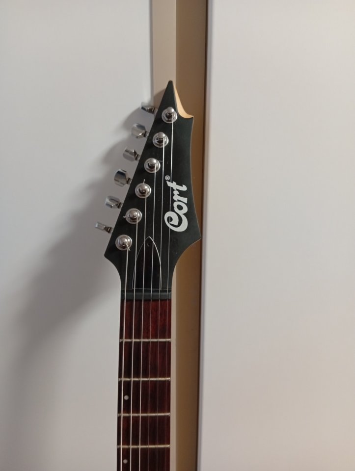 Cort x100 con Duncan Designed