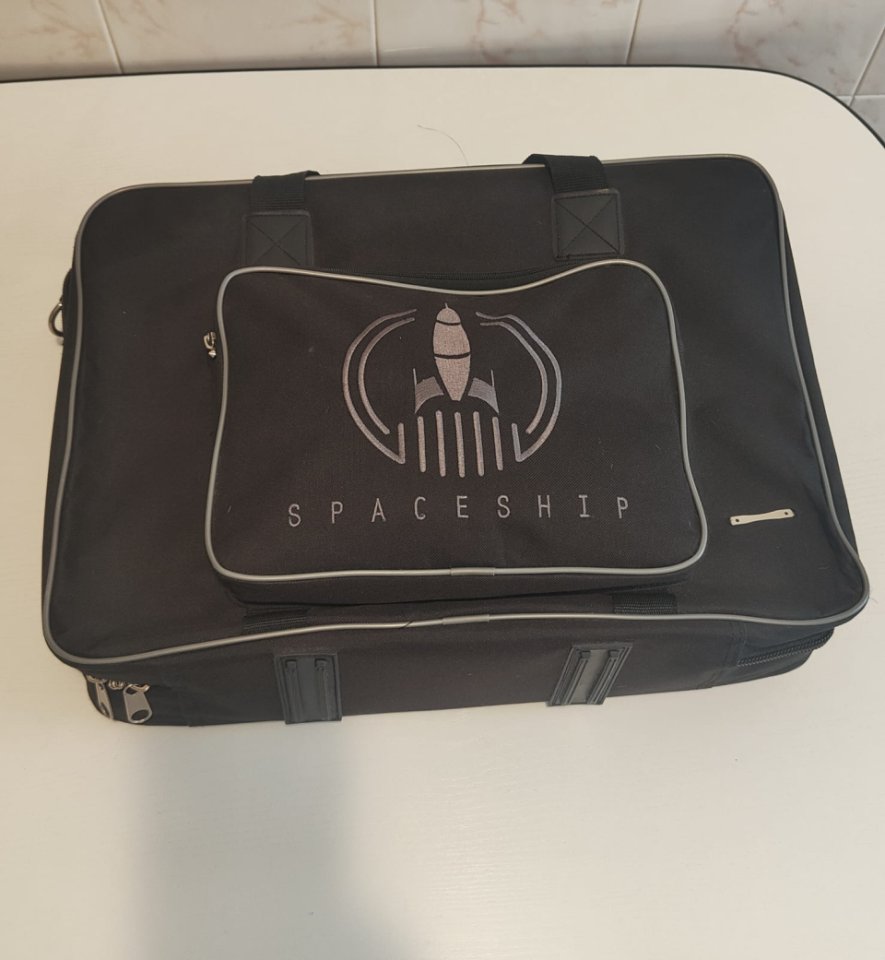 pedalboard Harley Benton space ship 40 de segunda mano · Foto 2 de 4 · A Coruña · 30 €