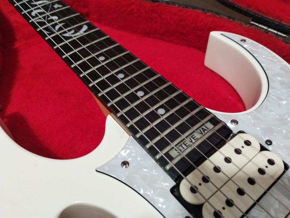 Guitarra Ibanez Jem Jr 555 fabricada en Corea