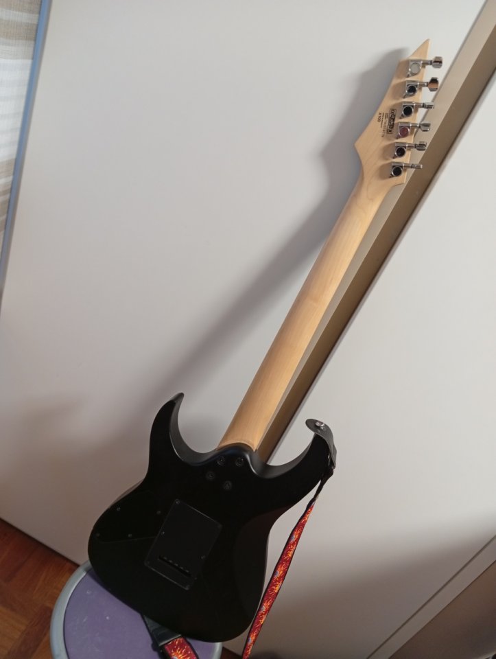 Cort x100 con Duncan Designed