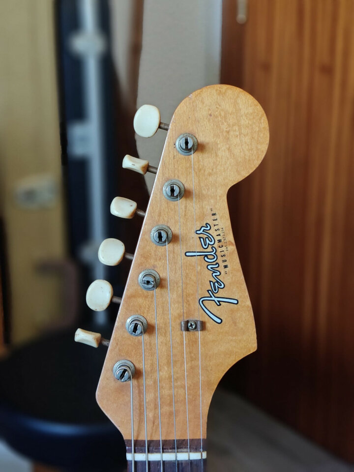 Fender Stratocaster MiJ 1985 con mástil Fender Musicmaster original de 1963