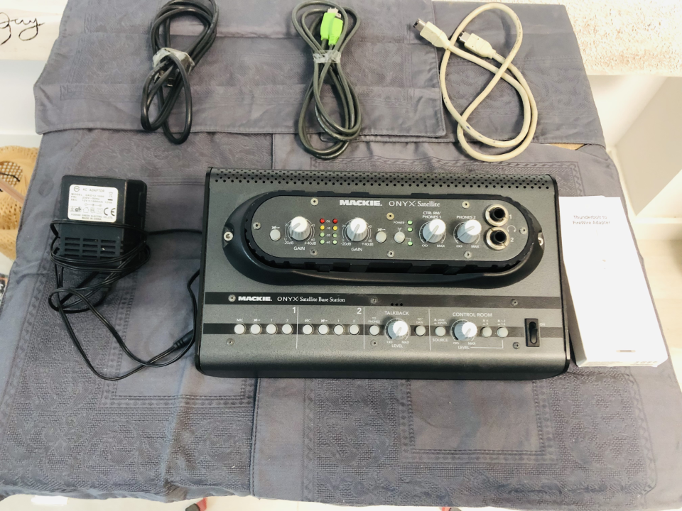 MACKIE ONYX SATELLITE de segunda mano · Foto 1 de 10 · Valencia · 60 €