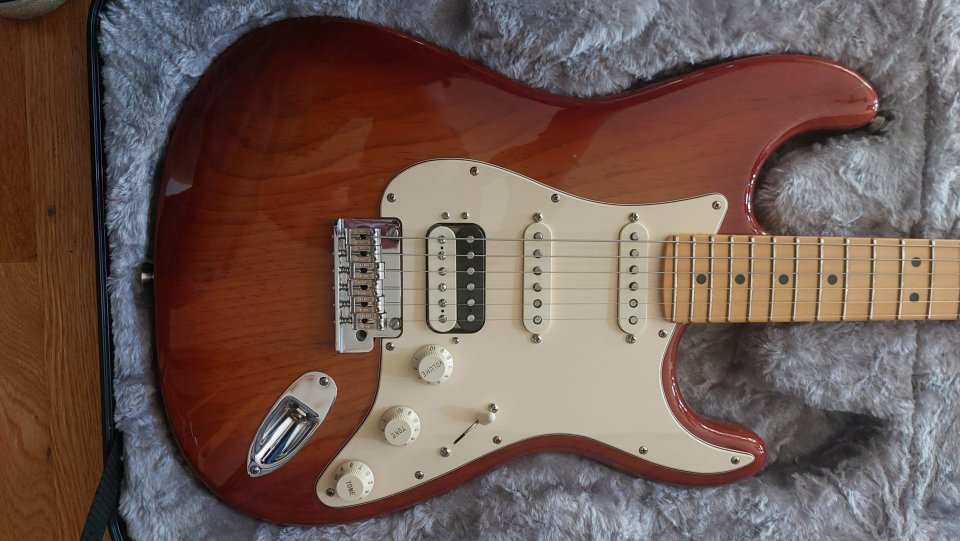 Fender Stratocaster American Professional II HSS MP Sienna Sunburst de segunda mano · Foto 7 de 8 · Palencia · 1600 €