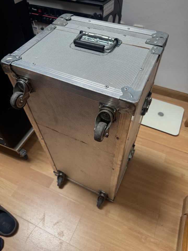 Flycase cabezal con ruedas de segunda mano · Foto 5 de 7 · Guadalajara · 130 €