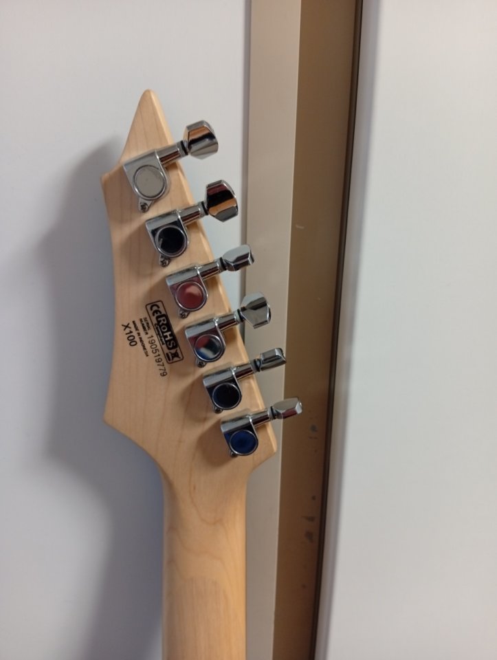 Cort x100 con Duncan Designed