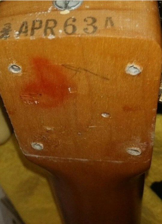 Fender Stratocaster MiJ 1985 con mástil Fender Musicmaster original de 1963