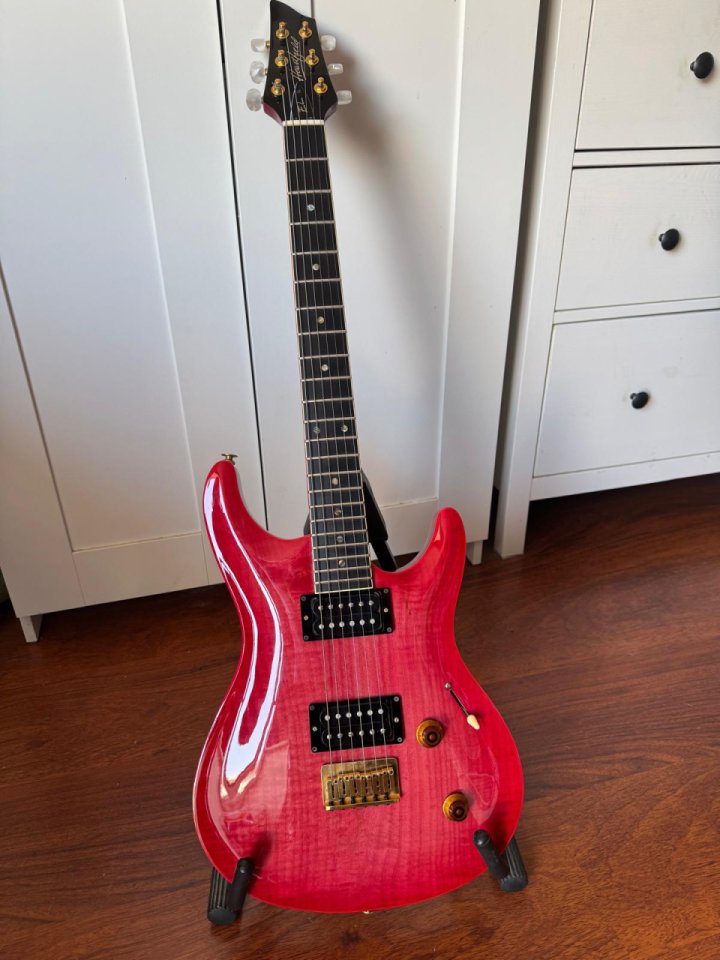 Heartfield by Fender Japan 90