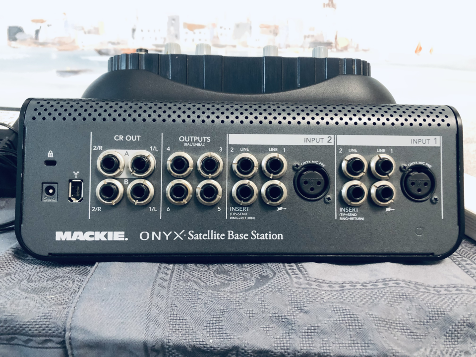 MACKIE ONYX SATELLITE de segunda mano · Foto 3 de 10 · Valencia · 60 €