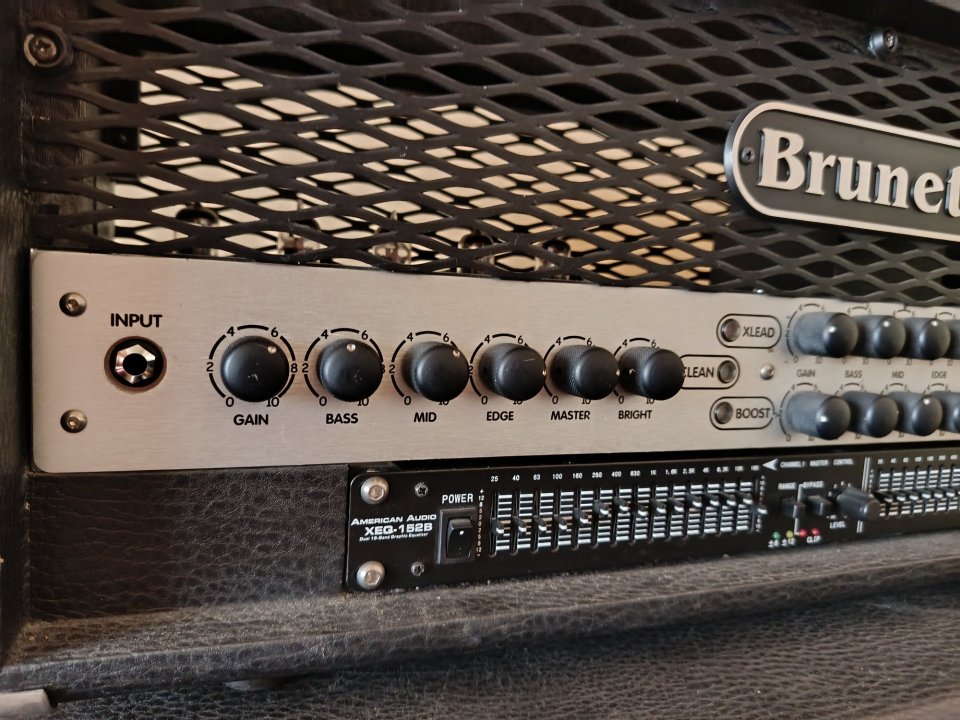 Brunetti XL-Revo II + pantalla 212 + EQ de segunda mano · Foto 2 de 6 · Barcelona · 800 €