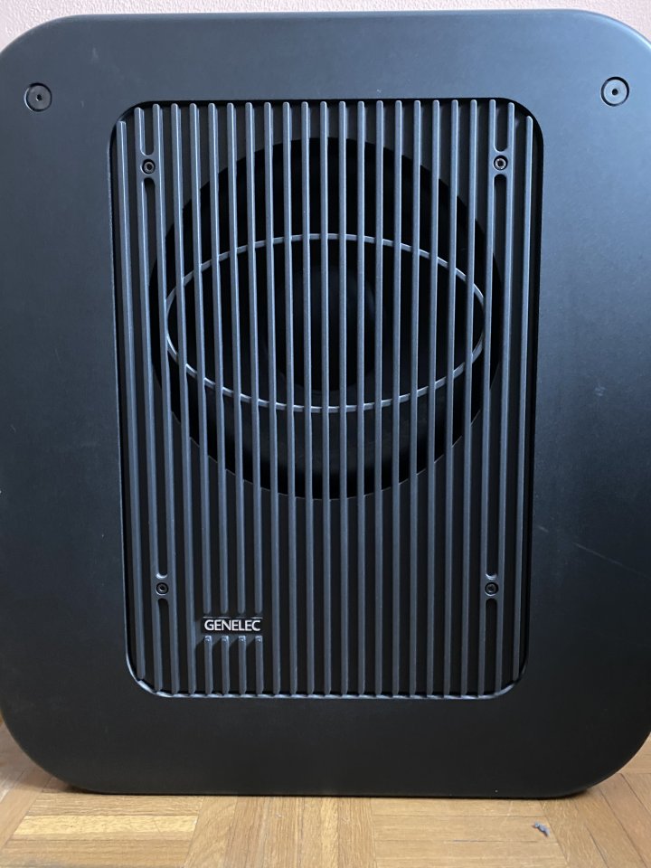 Subgrave Genelec 7070A + mando remoto original de segunda mano · Foto 4 de 4 · Almería · 1400 €