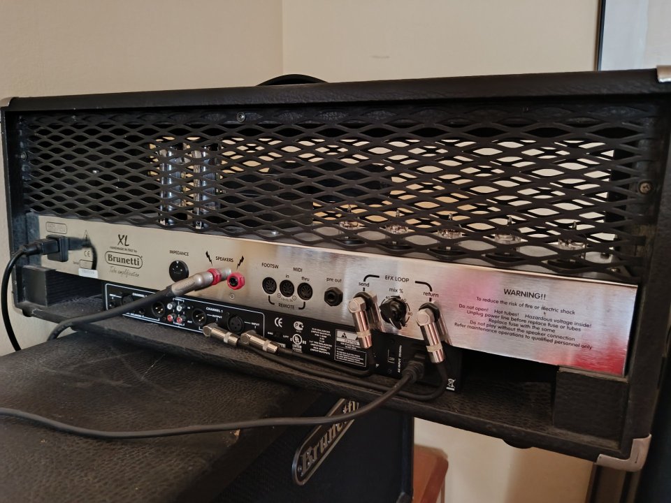 Brunetti XL-Revo II + pantalla 212 + EQ de segunda mano · Foto 4 de 6 · Barcelona · 800 €