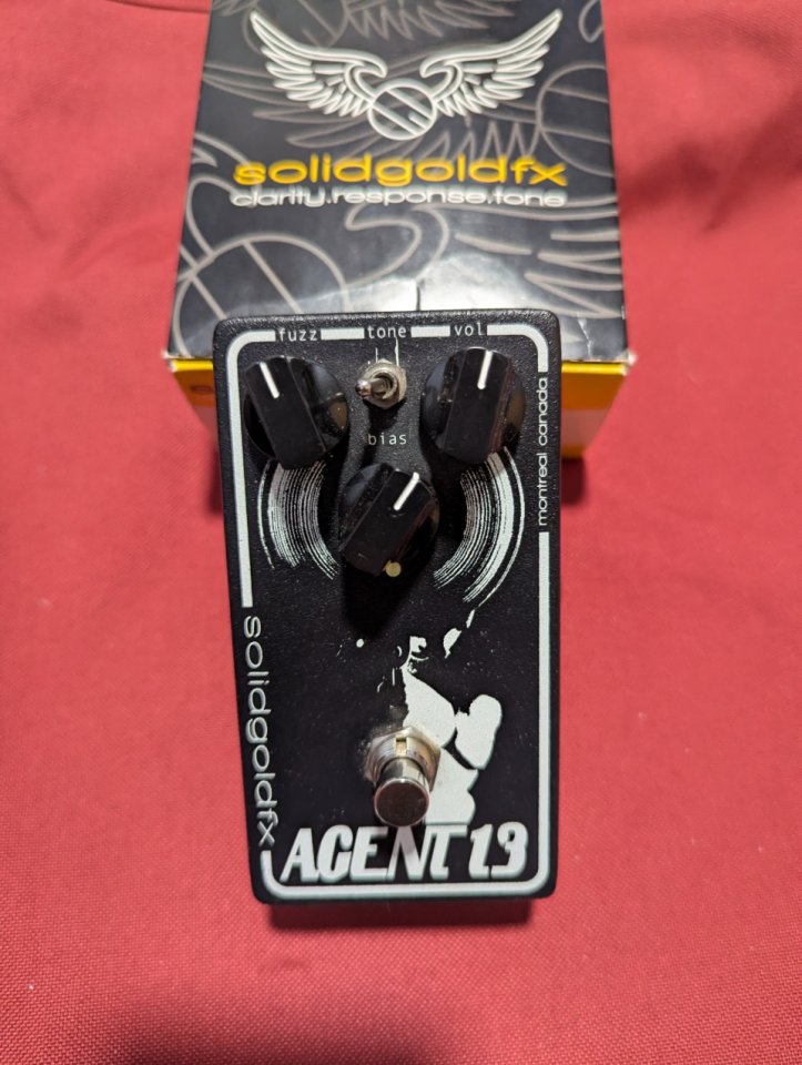 Solidgoldfx Agent 13 fuzz boutique 3 modos