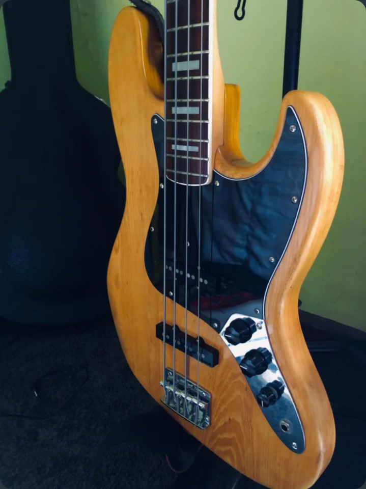 Bajo Fender Jazz Bass RI 75 Japan 1994
