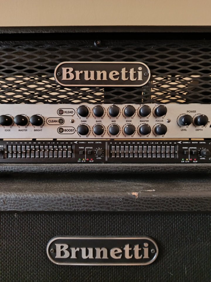 Brunetti XL-Revo II + pantalla 212 + EQ de segunda mano · Foto 5 de 6 · Barcelona · 800 €