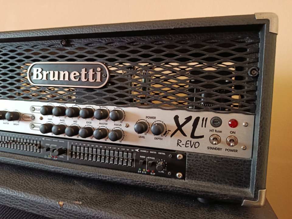 Brunetti XL-Revo II + pantalla 212 + EQ de segunda mano · Foto 6 de 6 · Barcelona · 800 €