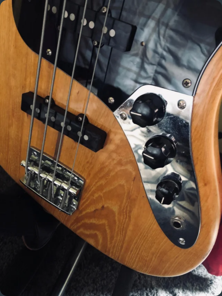 Bajo Fender Jazz Bass RI 75 Japan 1994