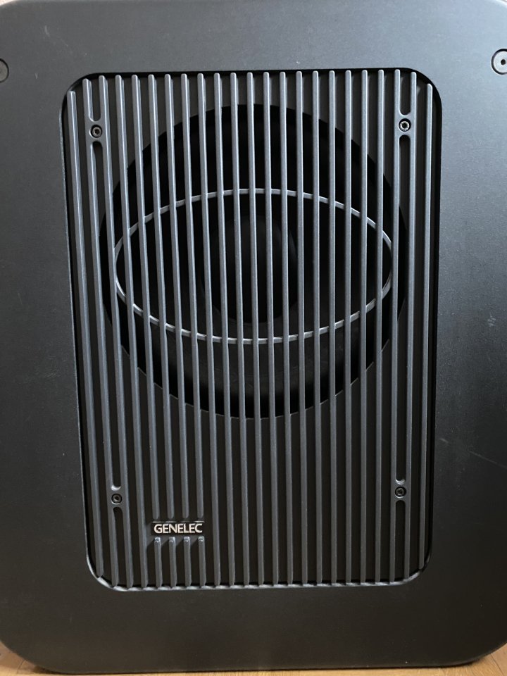Subgrave Genelec 7070A + mando remoto original de segunda mano · Foto 1 de 4 · Almería · 1400 €