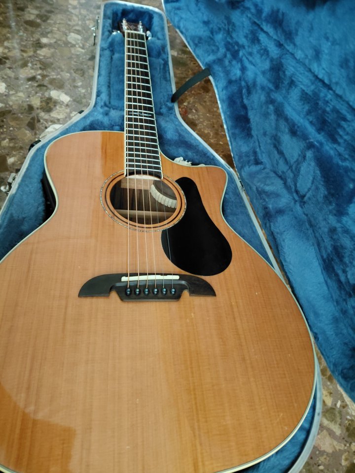 Alvarez ag75wce + estuche rígido + funda original+ envío