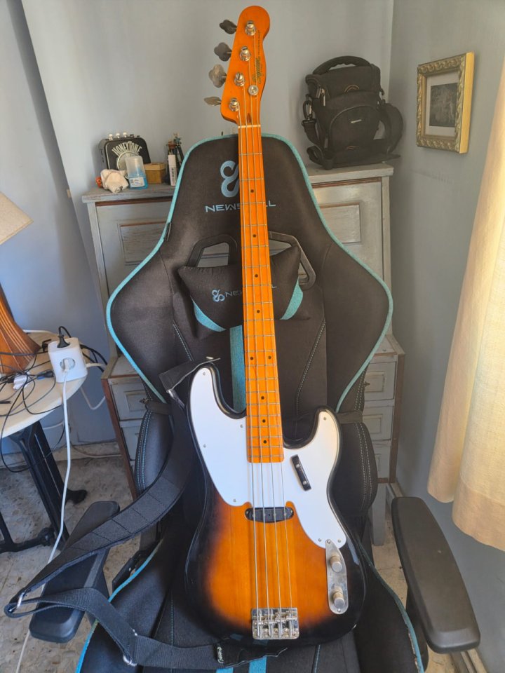 Squier Classic Vibe '50s Precision Bass de segunda mano · Foto 1 de 6 · Valencia · 300 €