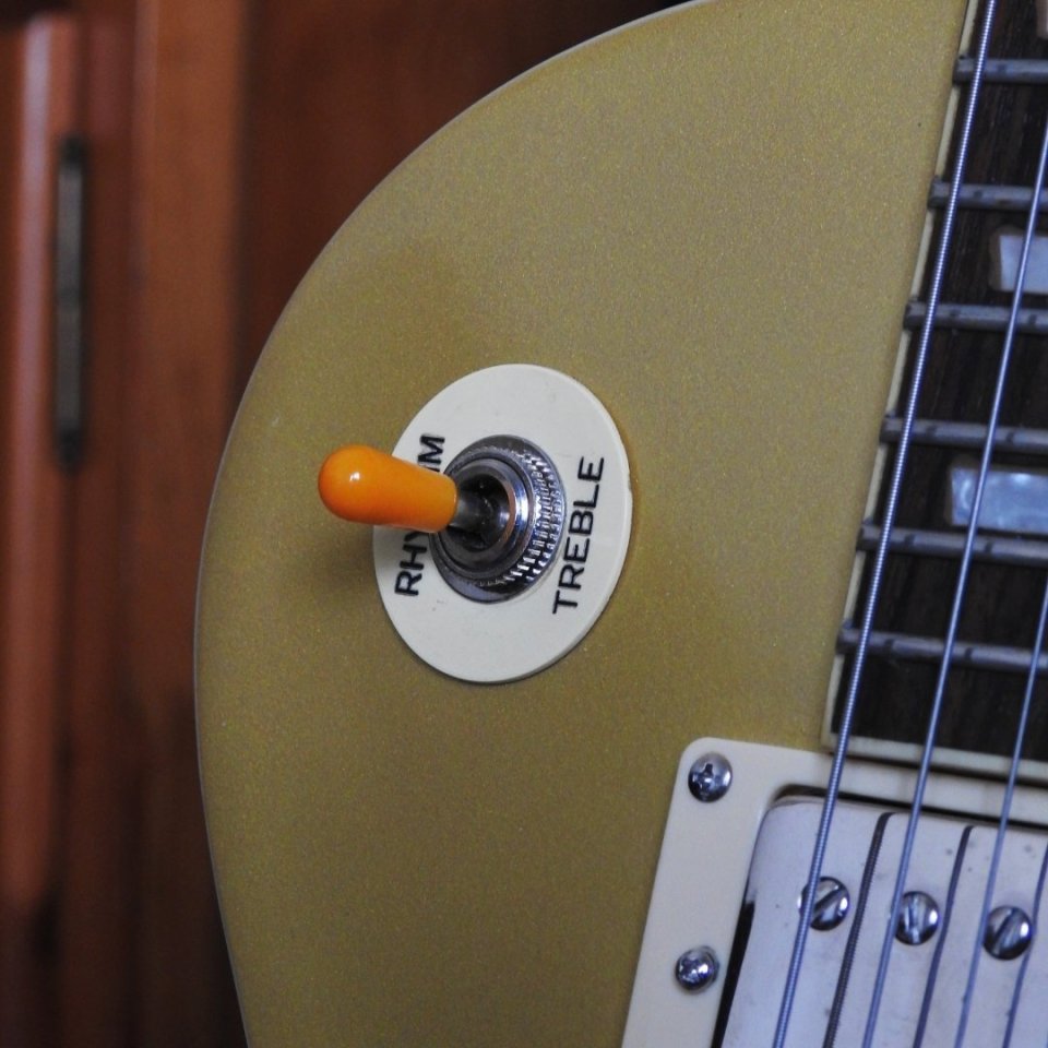 Guitarra Vintage V100 Goldtop de segunda mano · Foto 4 de 8 · Huelva · 320 €