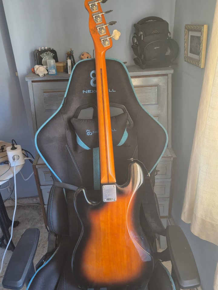 Squier Classic Vibe '50s Precision Bass de segunda mano · Foto 2 de 6 · Valencia · 300 €