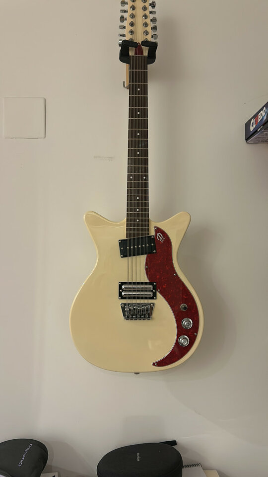 o cambio Danelectro 59 X 12 cuerdas