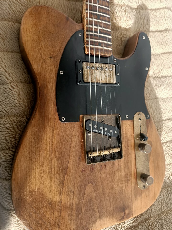 Guitarra tipo Telecaster de segunda mano · Foto 4 de 10 · Cádiz · 2000 €