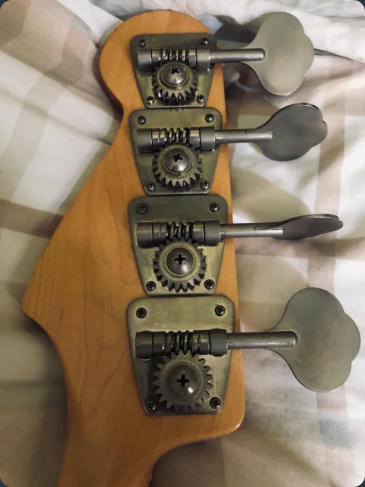 Bajo Fender Jazz Bass RI 75 Japan 1994