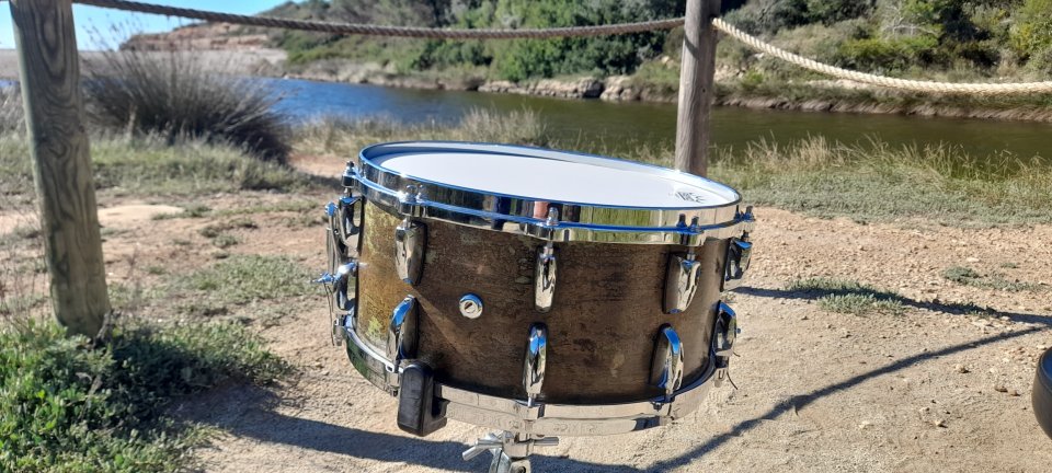 Caixa/tabal de llautó de 1'5 mm de gruix.