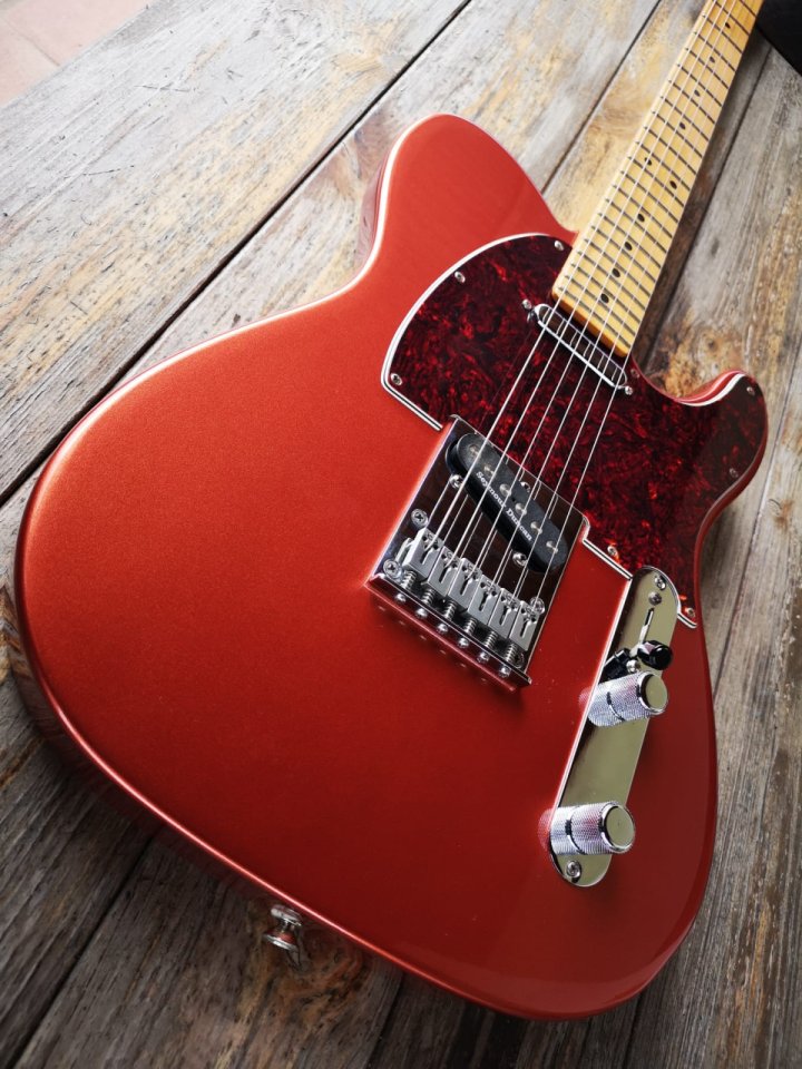 2021 Fender Player Plus Telecaster w/ Maple Fretboard and Fishman Piezo Bridge - Aged Candy Apple Red de segunda mano · Foto 4 de 10 · Huelva · 790 €