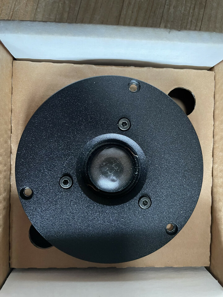 Altavoces Dynaudio D28/2 Tweeters + otra unidad marca HI/VI Research de segunda mano · Foto 2 de 10 · Guadalajara · 70 €