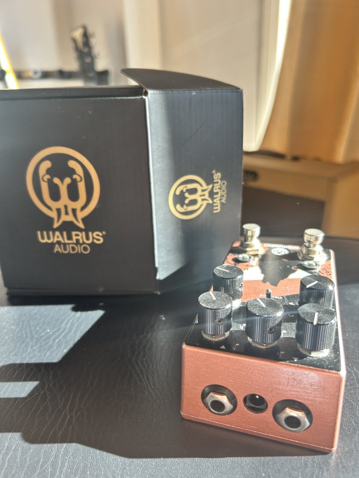 Walrus Monument Harmonic Tremolo