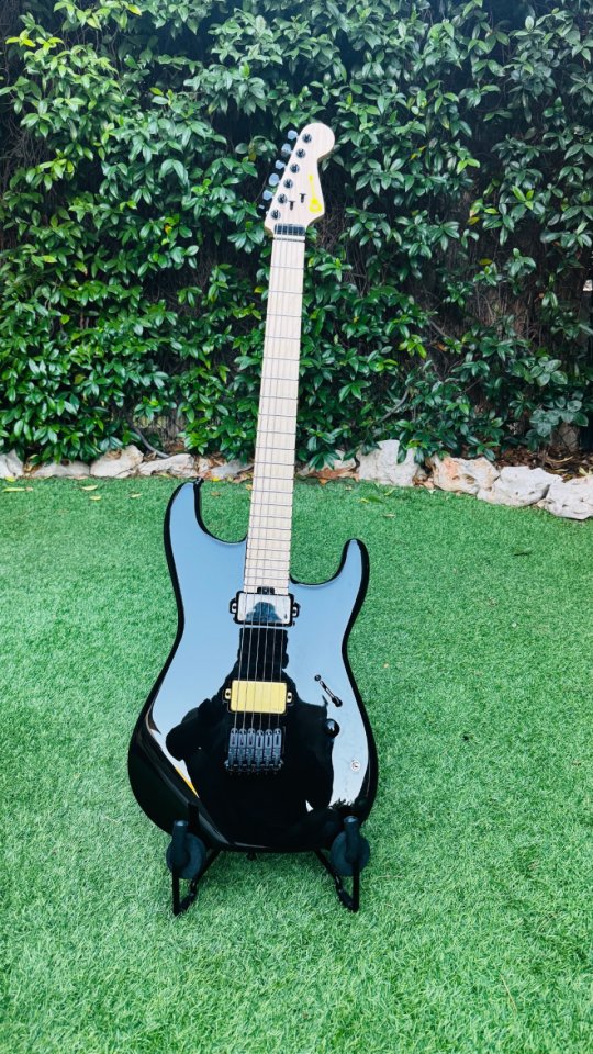 Charvel Sean Long de segunda mano · Foto 2 de 9 · Zaragoza · 800 €